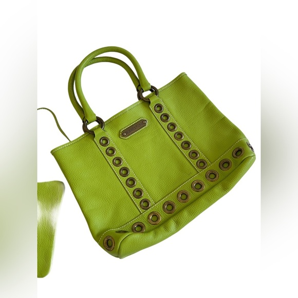Isabella Fiore Bright Green Genuine leather shoulder bag with pouch - Picture 3 of 14